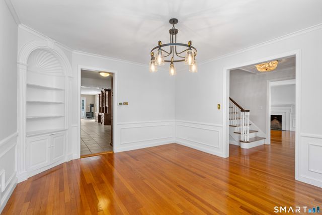 20 Staples Place, West Hartford, CT 06107