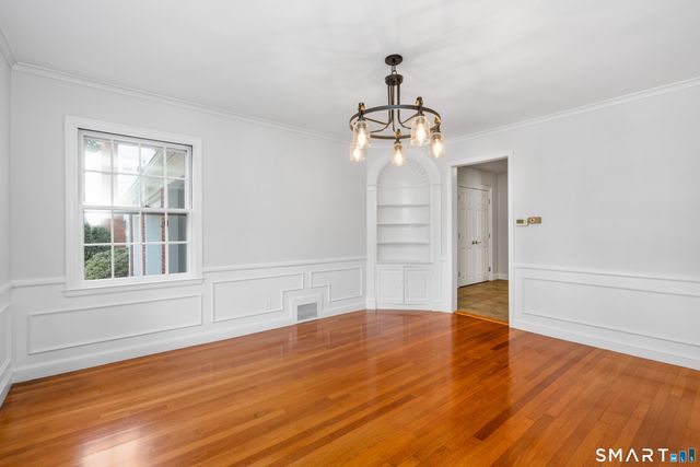 20 Staples Place, West Hartford, CT 06107