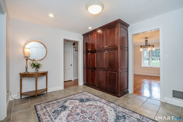20 Staples Place, West Hartford, CT 06107