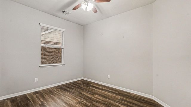 8410 Piping Rock, Baytown, TX 77523