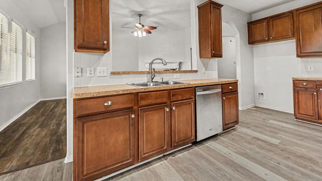 8410 Piping Rock, Baytown, TX 77523