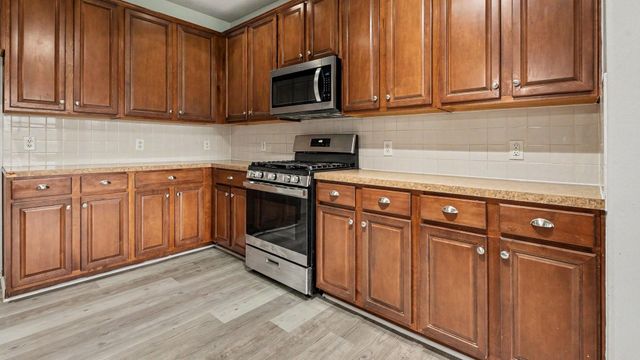 8410 Piping Rock, Baytown, TX 77523