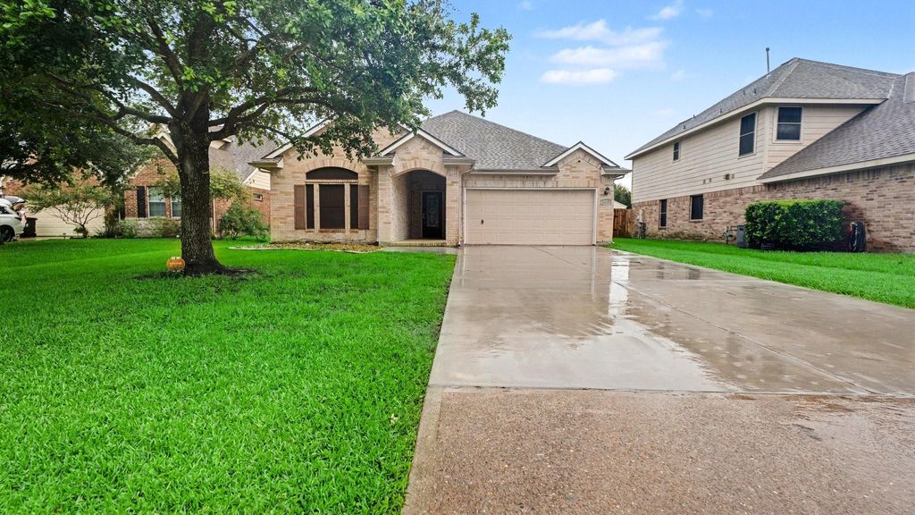 8410 Piping Rock, Baytown, TX 77523