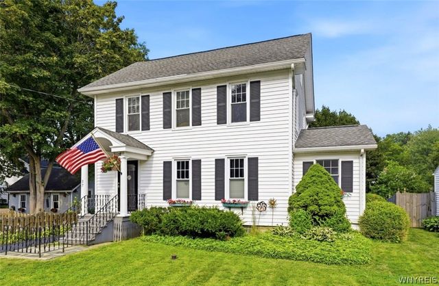 37 Anderson Place, Hamburg, NY 14075