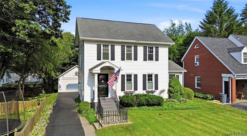 37 Anderson Place, Hamburg, NY 14075
