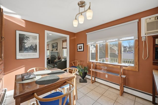 15 Hyde Ave, Chicopee, MA 01020