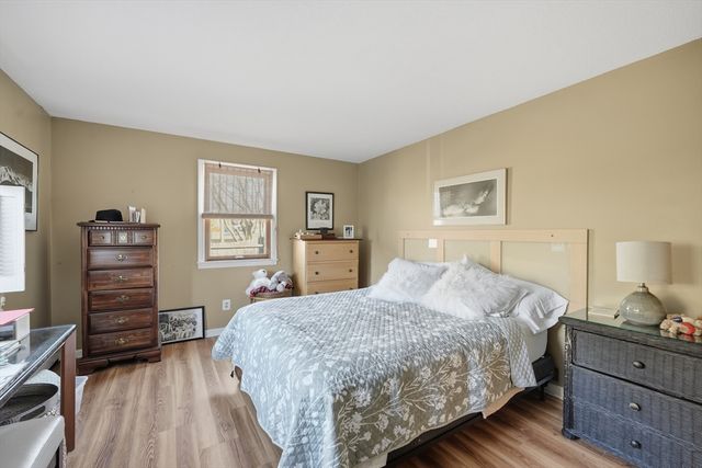 15 Hyde Ave, Chicopee, MA 01020