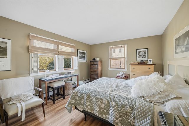 15 Hyde Ave, Chicopee, MA 01020