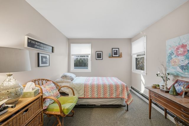 15 Hyde Ave, Chicopee, MA 01020