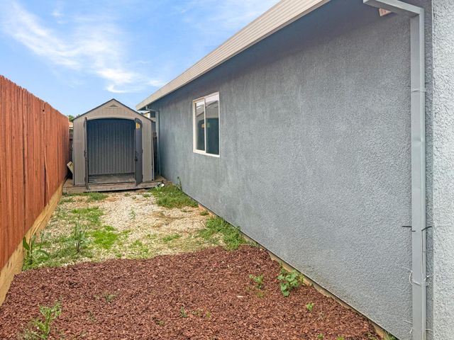 2196 Roberta Ave, Marysville, CA 95901