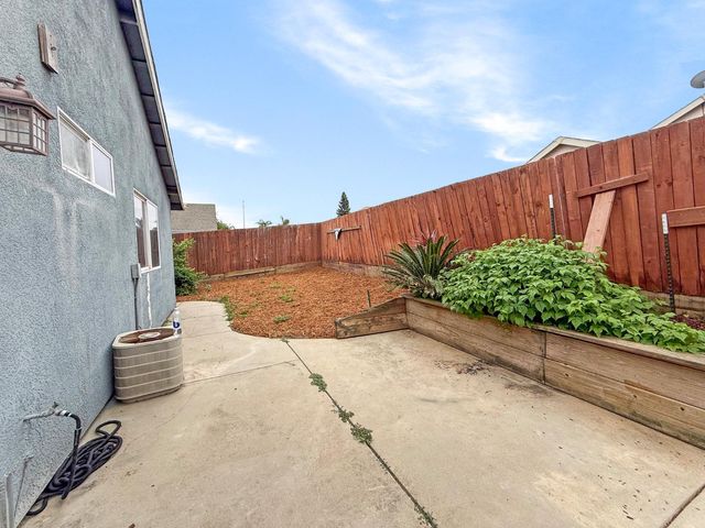 2196 Roberta Ave, Marysville, CA 95901