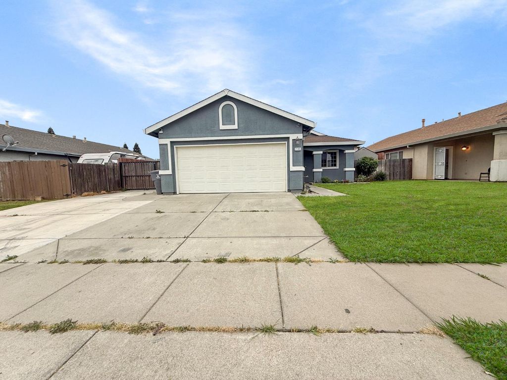 2196 Roberta Ave, Marysville, CA 95901