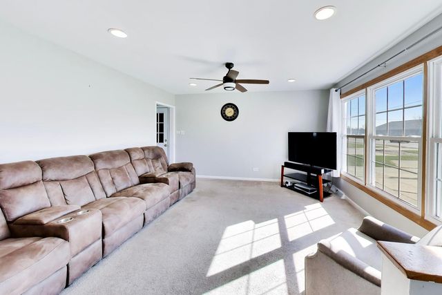 2N135 Bloomingdale Road, Glen Ellyn, IL 60139