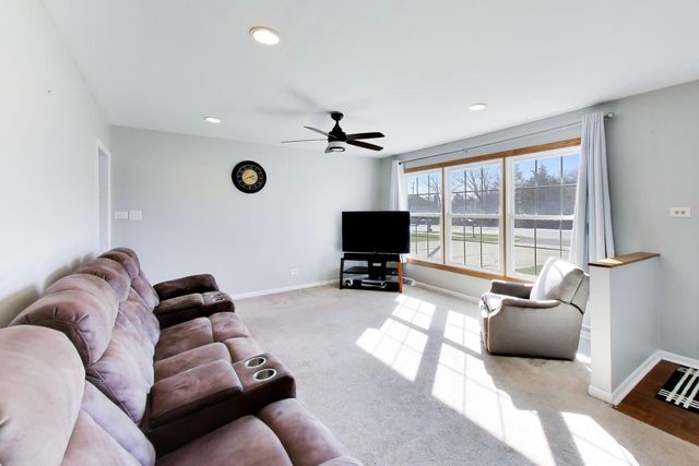 2N135 Bloomingdale Road, Glen Ellyn, IL 60139