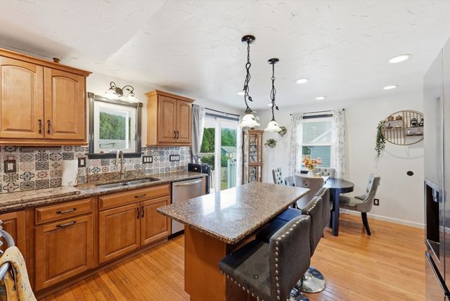 68 Alhambra Cir N, Agawam, MA 01001