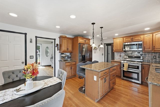 68 Alhambra Cir N, Agawam, MA 01001
