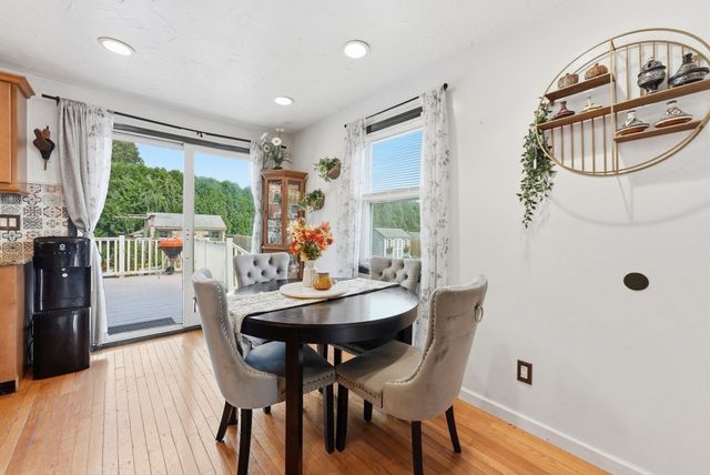 68 Alhambra Cir N, Agawam, MA 01001