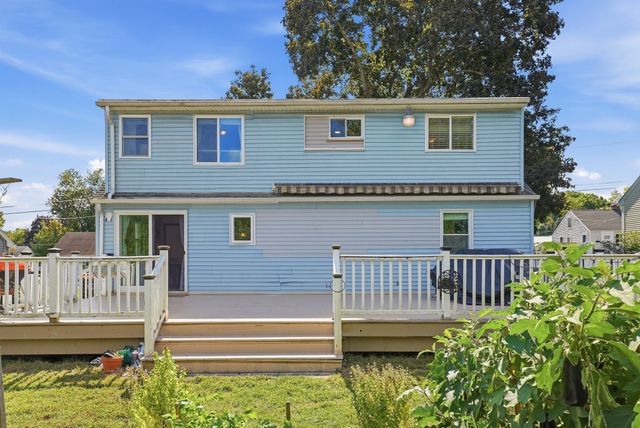 68 Alhambra Cir N, Agawam, MA 01001