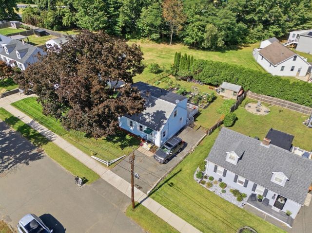 68 Alhambra Cir N, Agawam, MA 01001