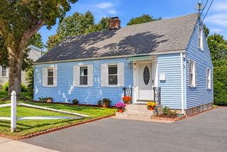 68 Alhambra Cir N, Agawam, MA 01001