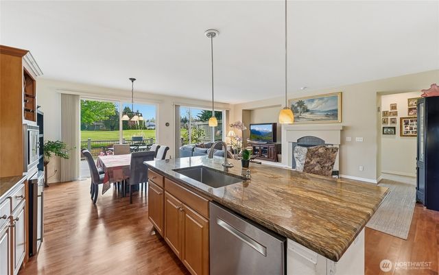 23041 NE 127th Way, Redmond, WA 98053