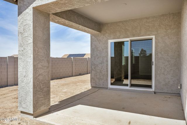 16022 S NAVISKA Road, Arizona City, AZ 85123