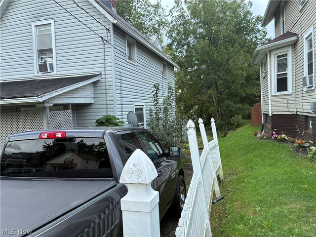 1608 Glendale Place NE, Canton, OH 44705