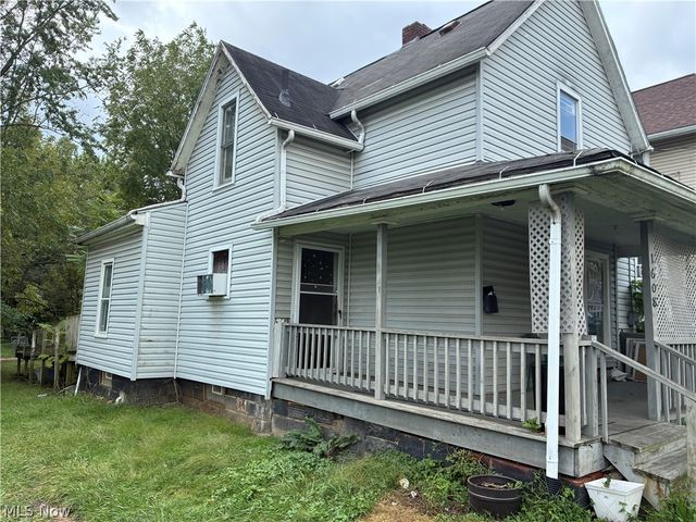 1608 Glendale Place NE, Canton, OH 44705