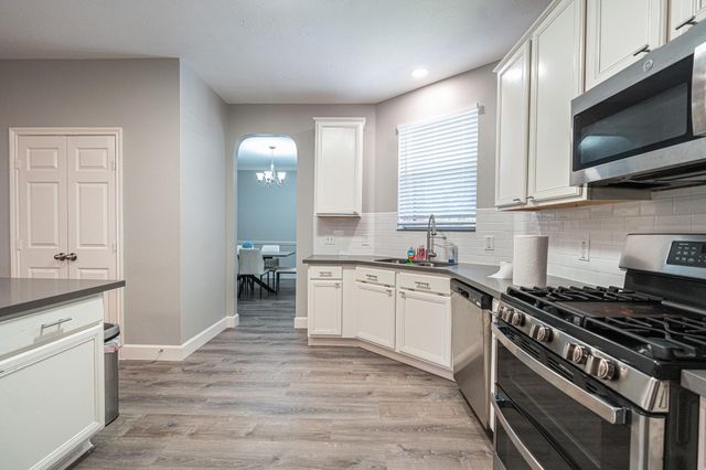 3143 W Hampton Drive, Houston, TX 77082