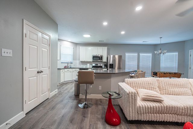 3143 W Hampton Drive, Houston, TX 77082