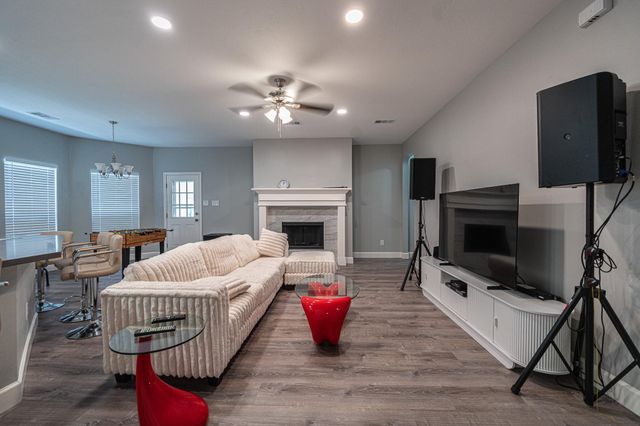 3143 W Hampton Drive, Houston, TX 77082