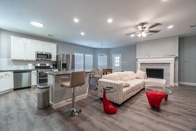 3143 W Hampton Drive, Houston, TX 77082