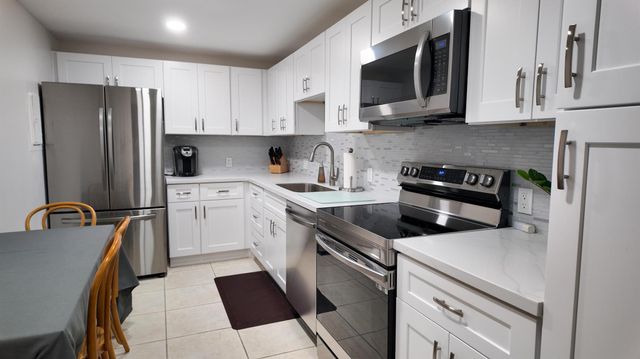 4661 Fountains Drive S 109, Lake Worth, FL 33467