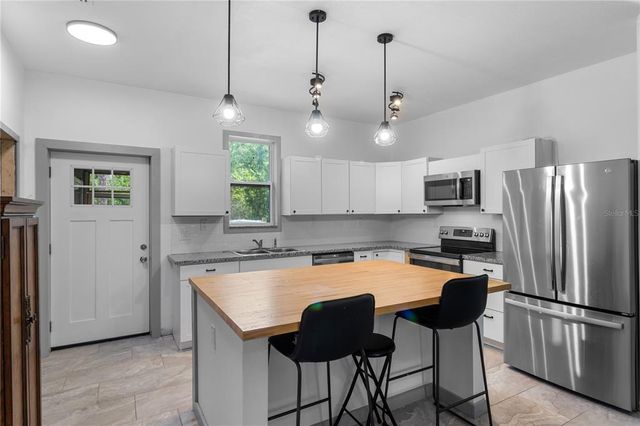 1611 CREEKWOOD RUN, Lakeland, FL 33809