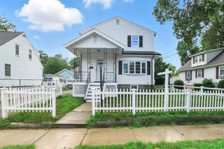 61 Boynton St, Waltham, MA 02453
