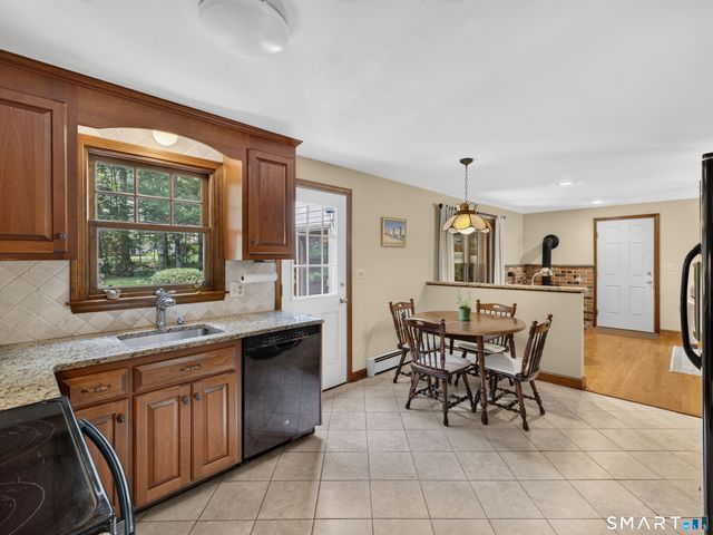 11 Kitteridge Hill Road, Old Saybrook, CT 06475