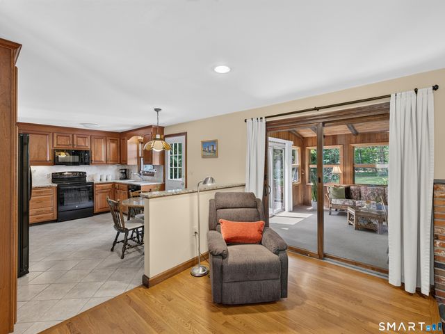 11 Kitteridge Hill Road, Old Saybrook, CT 06475