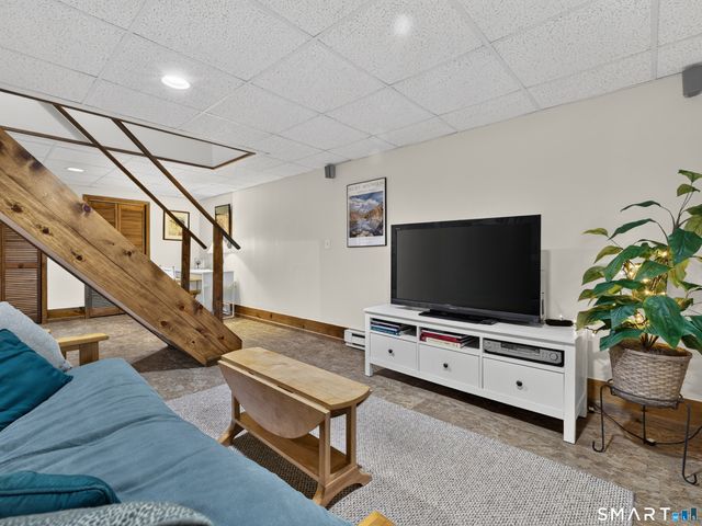 11 Kitteridge Hill Road, Old Saybrook, CT 06475
