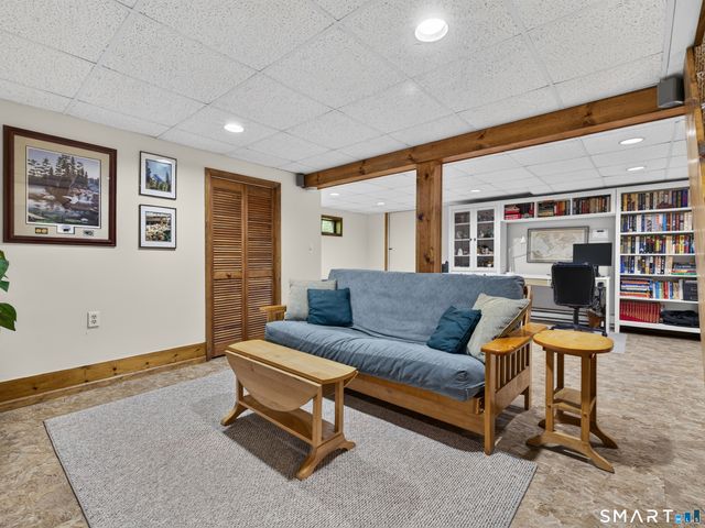 11 Kitteridge Hill Road, Old Saybrook, CT 06475