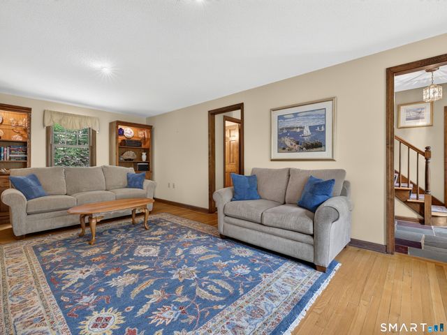 11 Kitteridge Hill Road, Old Saybrook, CT 06475