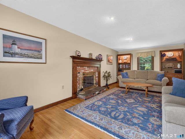 11 Kitteridge Hill Road, Old Saybrook, CT 06475