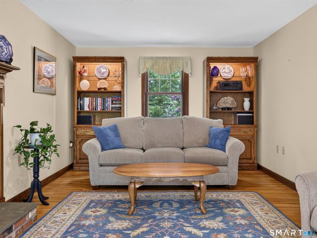 11 Kitteridge Hill Road, Old Saybrook, CT 06475