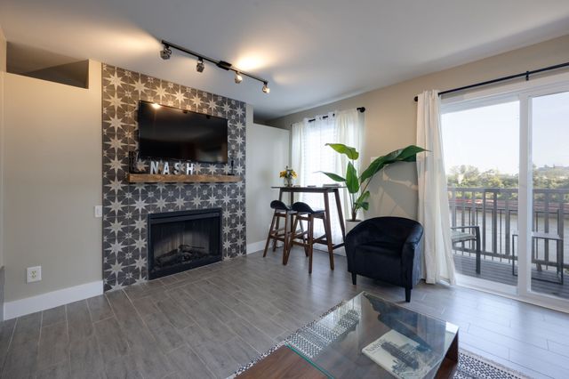 738 1st Ave, N, Nashville, TN 37201