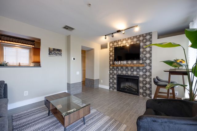 738 1st Ave, N, Nashville, TN 37201