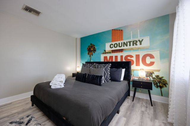 738 1st Ave, N, Nashville, TN 37201