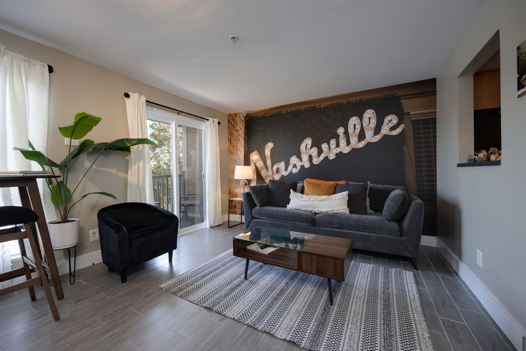 738 1st Ave, N, Nashville, TN 37201