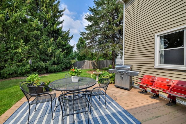 934 Lewis Place, Geneva, IL 60134