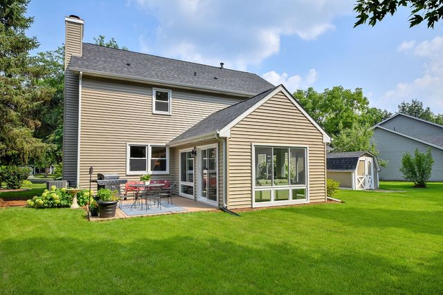 934 Lewis Place, Geneva, IL 60134