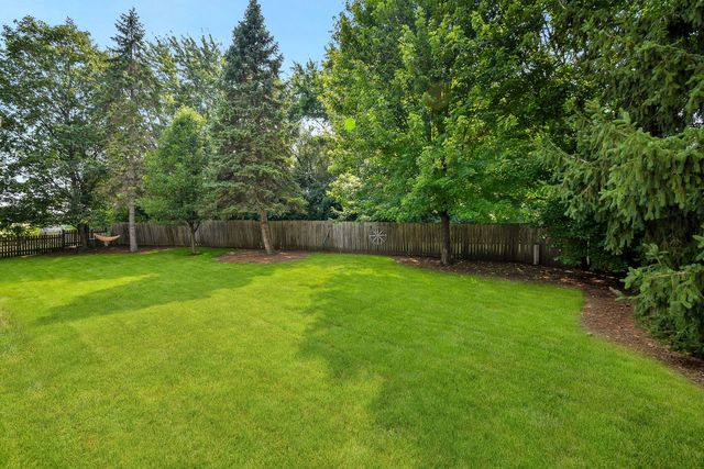 934 Lewis Place, Geneva, IL 60134