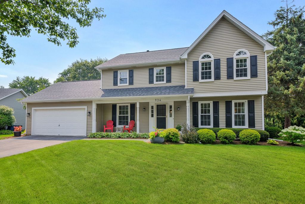 934 Lewis Place, Geneva, IL 60134